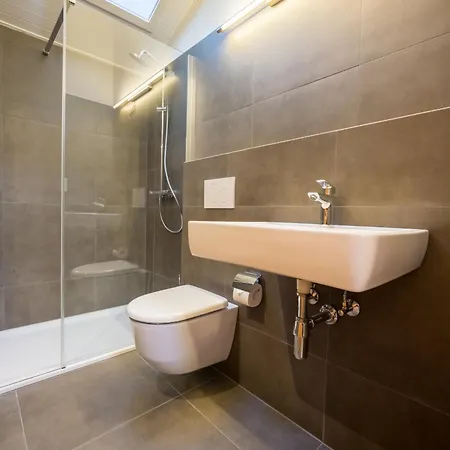 Ecluses 18 - Close To Lift & Centre - Apartment *