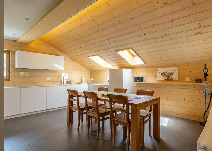 Ecluses 18 - Close To Lift & Centre - 넨다즈