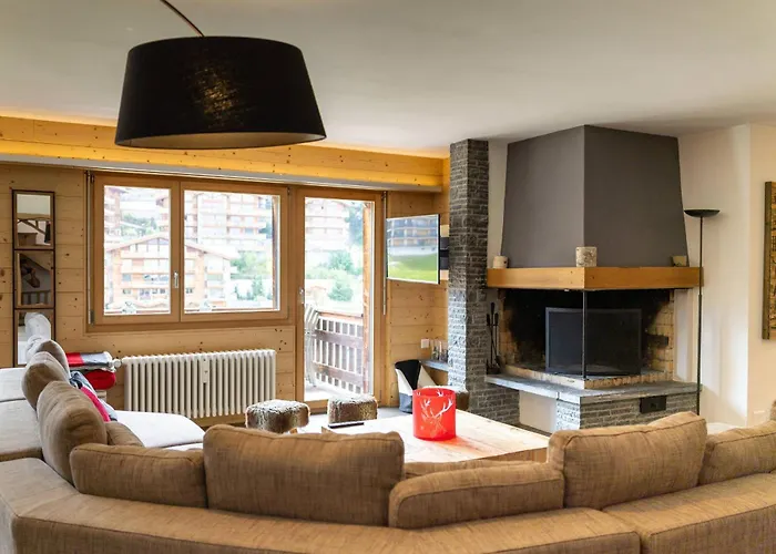 Ecluses 18 - Close To Lift & Centre - 아파트