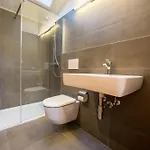 Ecluses 18 - Close To Lift & Centre - Apartamento *